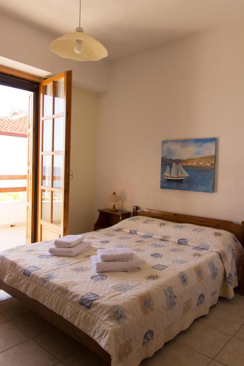 Mikro Βeach Ηotel Exterior foto