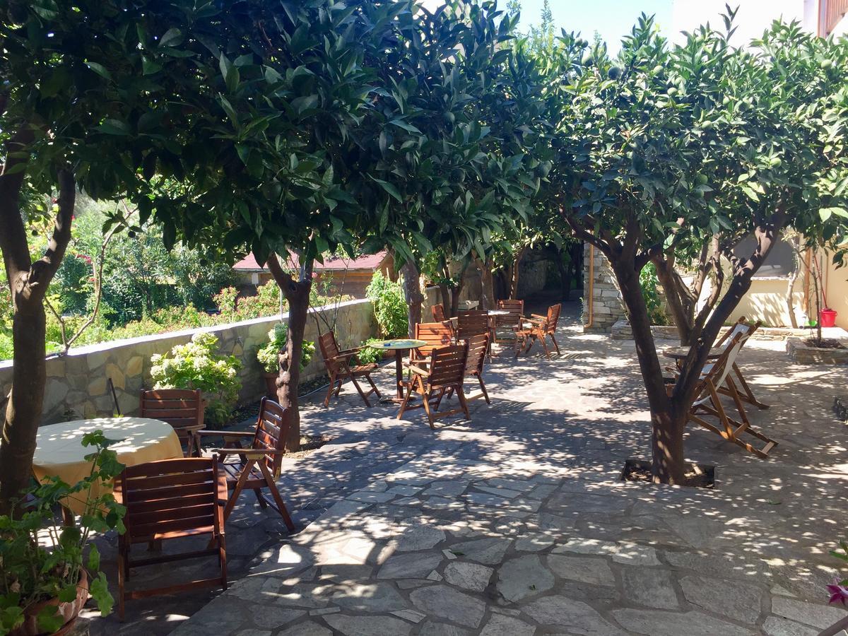 Mikro Βeach Ηotel Exterior foto